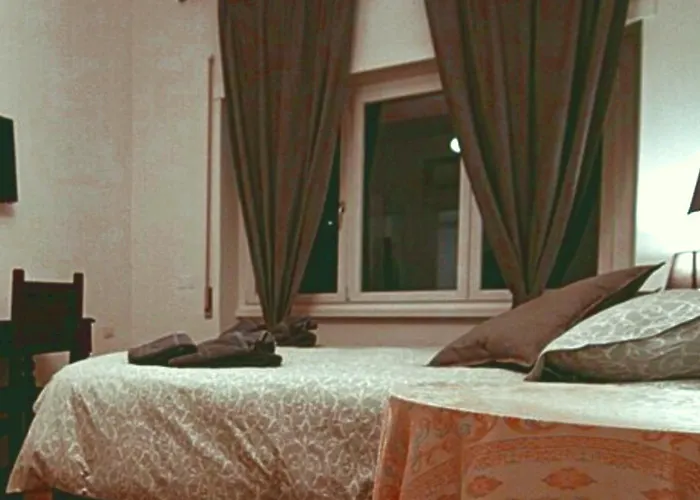 2 Mobilate In Appartamento